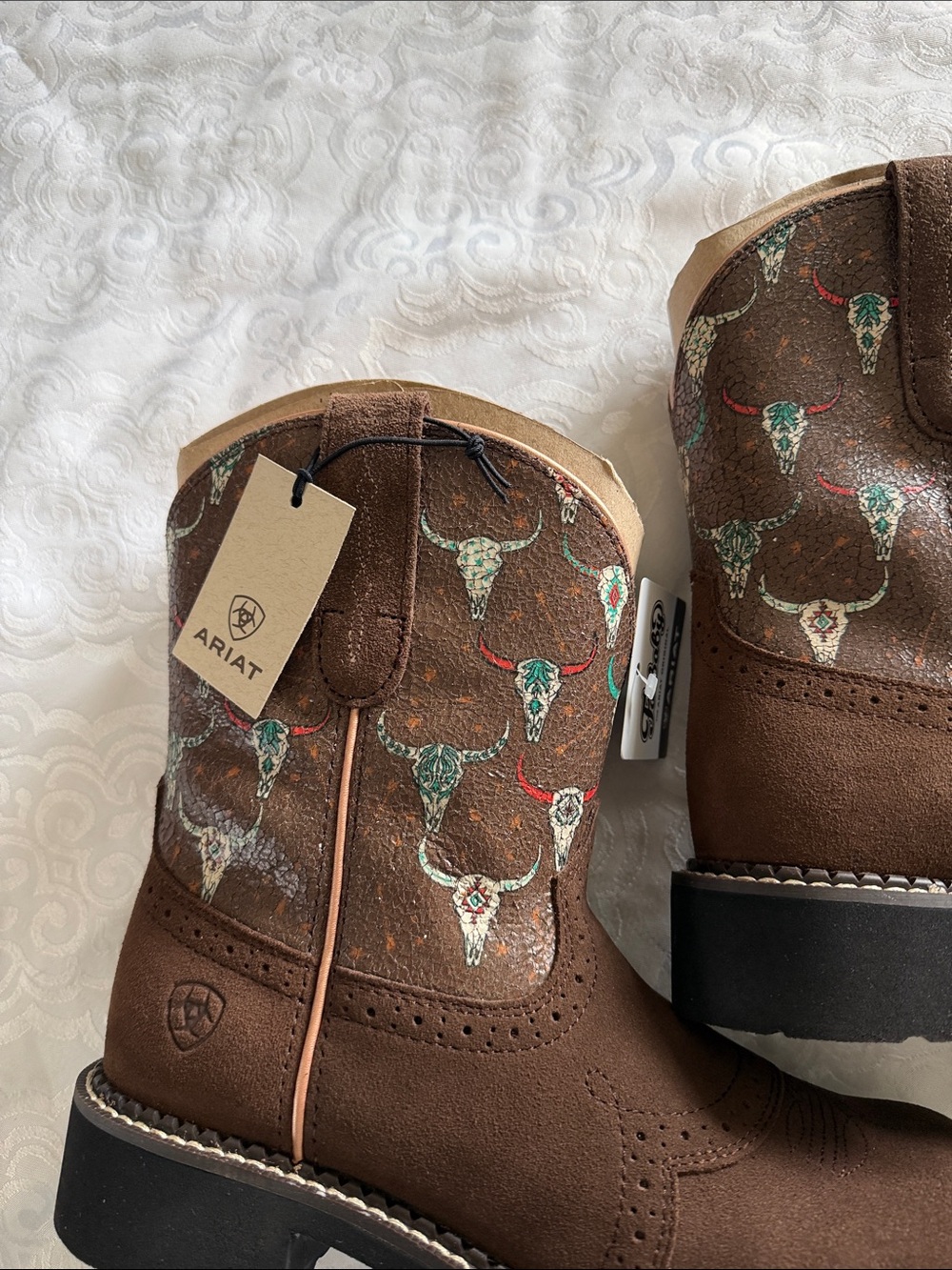 Ariat women’s Cowboy Boots - Picture 3 of 16